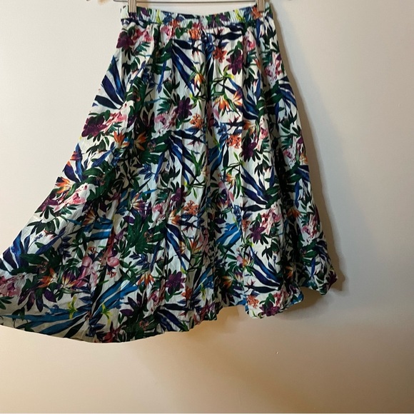 Flint and Moss Floral A-Line Skirt - Multicolor size small linen blend - Picture 4 of 7